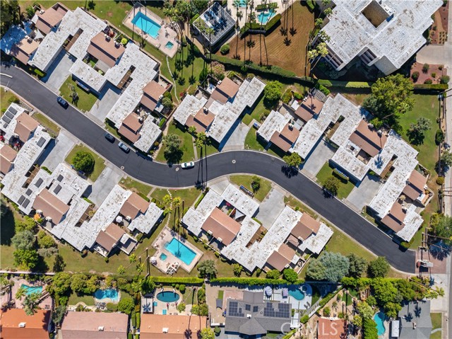 2455 Via Sonoma, Palm Springs CA: https://media.crmls.org/medias/b217b557-4dfa-492e-9c0d-0ac700db4023.jpg