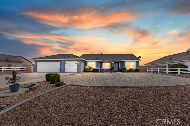 21269 Chardonnay Drive, Apple Valley CA: https://media.crmls.org/medias/b2182426-b211-41d7-9383-a0d605fe642f.jpg