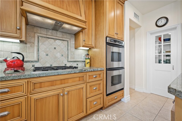 334 Locust Street, Laguna Beach CA: https://media.crmls.org/medias/b2183d53-d403-479d-9034-76caaea4d73f.jpg