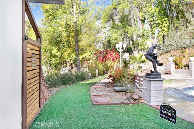 5694 Collins Place, Woodland Hills CA: https://media.crmls.org/medias/b218d240-bcd8-4daa-bb1e-846f4326acc4.jpg