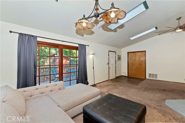 Detail Gallery Image 13 of 51 For 303 S Dart Canyon Rd, Crestline,  CA 92325 - 3 Beds | 2/1 Baths