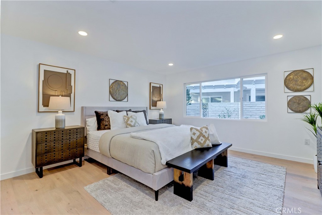 MLS #OC25250919 image #33