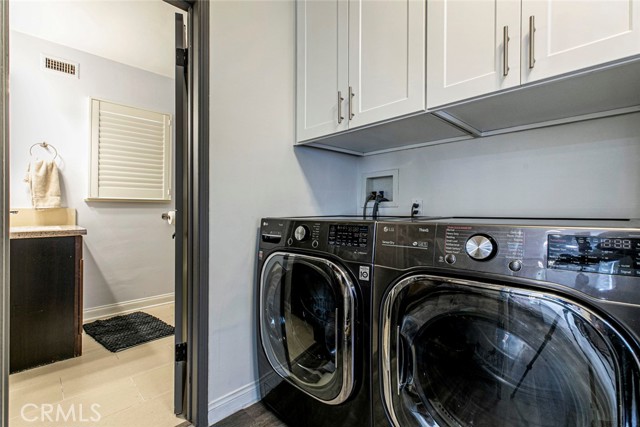 15409 Wyandotte Street, Van Nuys CA: https://media.crmls.org/medias/b21a3a76-09dd-4f12-b984-8be17612247f.jpg