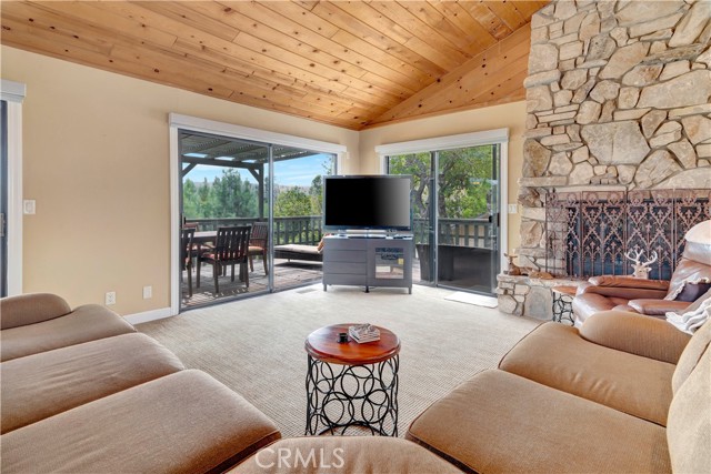 Detail Gallery Image 5 of 41 For 8804 Deer Trail Ct, Bradley,  CA 93426 - 3 Beds | 3/1 Baths