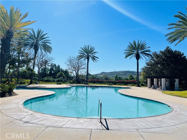 22 Via Paquete, San Clemente CA: https://media.crmls.org/medias/b21abc88-0604-446e-bcff-ee8a53f6b4f4.jpg