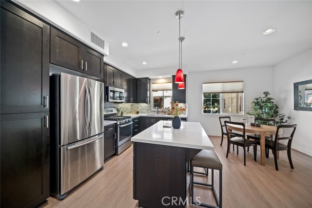 Detail Gallery Image 5 of 40 For 920 Bay Leaf, San Luis Obispo,  CA 93401 - 3 Beds | 3/1 Baths