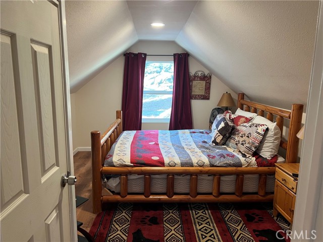 Detail Gallery Image 3 of 35 For 39307 Lark Rd, Big Bear Lake,  CA 92315 - 5 Beds | 2 Baths