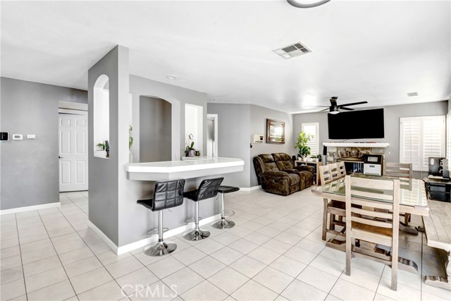 Detail Gallery Image 11 of 31 For 10013 Deep Canyon, Moreno Valley,  CA 92557 - 6 Beds | 3 Baths