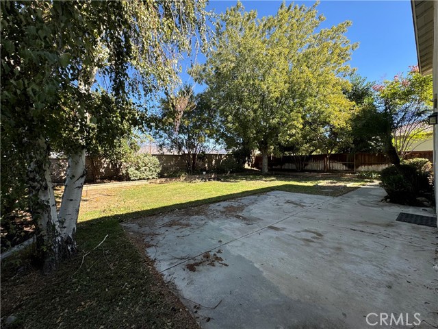 Detail Gallery Image 13 of 16 For 1665 Valley Falls Ave, Redlands,  CA 92374 - 4 Beds | 2/1 Baths