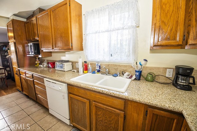 Detail Gallery Image 18 of 46 For 71 W Dameron, Long Beach,  CA 90805 - 3 Beds | 2 Baths