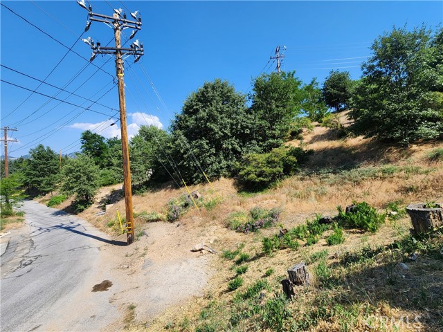 Detail Gallery Image 7 of 17 For 2344 Deep Creek Dr, Running Springs,  CA 92382 - – Beds | – Baths
