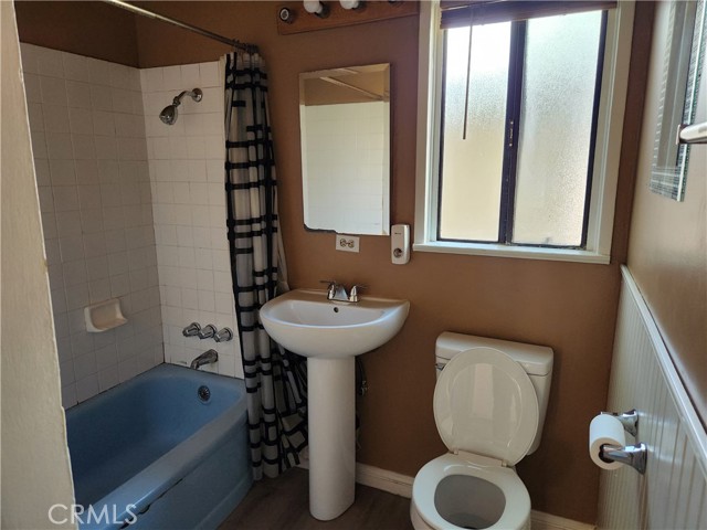 Detail Gallery Image 9 of 22 For 305 S Angeleno Ave, Azusa,  CA 91702 - 2 Beds | 1 Baths