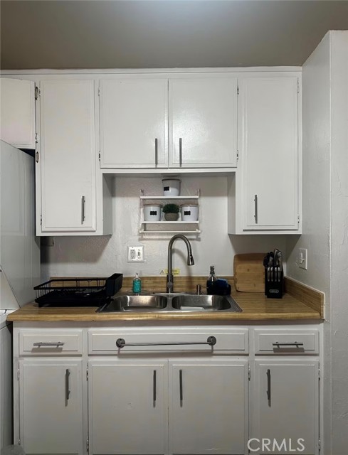 Detail Gallery Image 5 of 12 For 920 E Barker Bld, Big Bear City,  CA 92314 - 2 Beds | 1 Baths