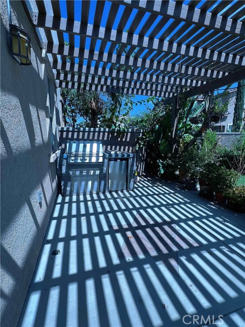 14037 Hollywood Avenue, Eastvale CA: https://media.crmls.org/medias/b21d156b-7fa7-4350-b382-0d50c547e735.jpg