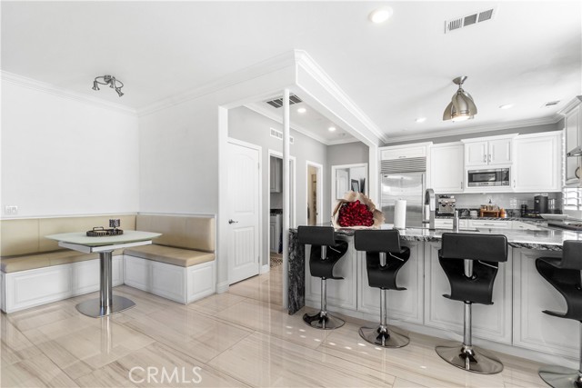 Detail Gallery Image 9 of 70 For 5149 Sammy Hagar, Fontana,  CA 92336 - 6 Beds | 4/1 Baths