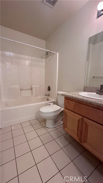 600 Hosking Avenue, Bakersfield CA: https://media.crmls.org/medias/b21e4d6c-611c-41aa-bd16-9704b647d67d.jpg
