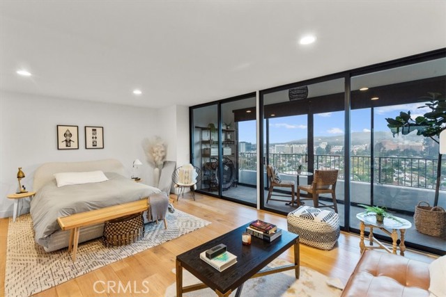 Detail Gallery Image 13 of 25 For 10501 Wilshire #2212,  Los Angeles,  CA 90024 - 2 Beds | 3 Baths