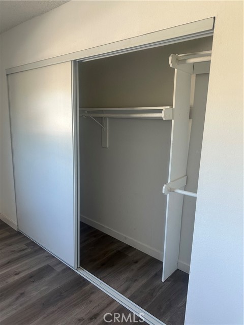 Detail Gallery Image 10 of 16 For 7055 Etiwanda Ave #208,  Reseda,  CA 91335 - 1 Beds | 1 Baths