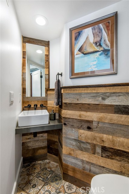 Detail Gallery Image 31 of 49 For 992 Noria St, Laguna Beach,  CA 92651 - 3 Beds | 2/1 Baths