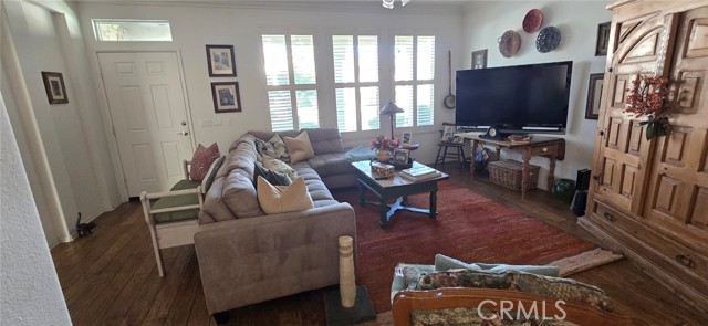 240 Glenview Lane, Hemet CA: https://media.crmls.org/medias/b21fc244-58f9-47c5-91e9-81525167c7c8.jpg