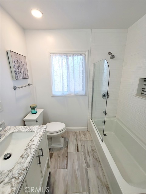 Detail Gallery Image 9 of 22 For 3034 N Ocana, Long Beach,  CA 90808 - 5 Beds | 2 Baths