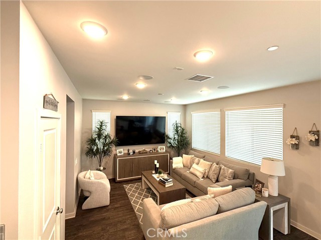 1608 Shaw Place, Upland CA: https://media.crmls.org/medias/b222187e-4099-4999-9072-65b11760922d.jpg