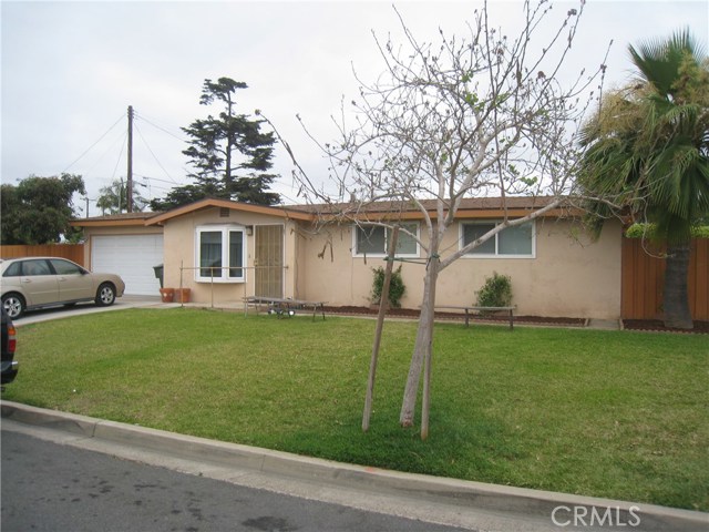 1982 Arnold Ave, Costa Mesa, CA 92627