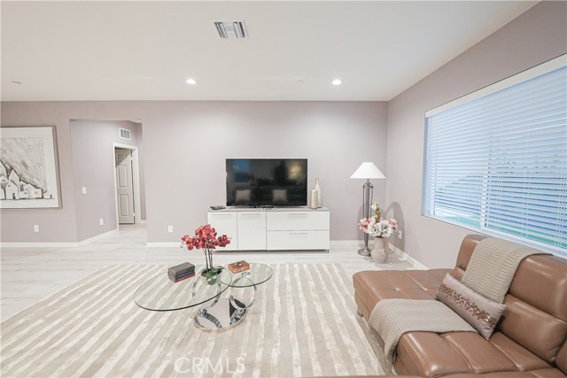 Detail Gallery Image 6 of 30 For 28413 Hopscotch Dr, Menifee,  CA 92585 - 4 Beds | 2/1 Baths