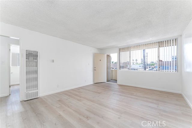 3430 Elm Avenue, Long Beach CA: https://media.crmls.org/medias/b2241187-0d9c-4280-a613-155a7c6df113.jpg
