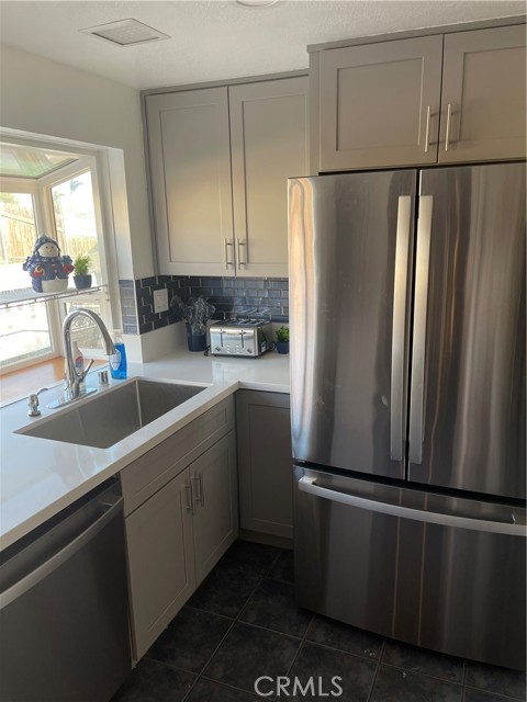 Detail Gallery Image 10 of 34 For 12390 Marquette Ct, Moreno Valley,  CA 92557 - 3 Beds | 2 Baths