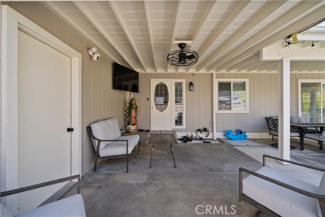 Detail Gallery Image 25 of 29 For 19983 Crestview Dr, Canyon Country,  CA 91351 - 3 Beds | 2 Baths
