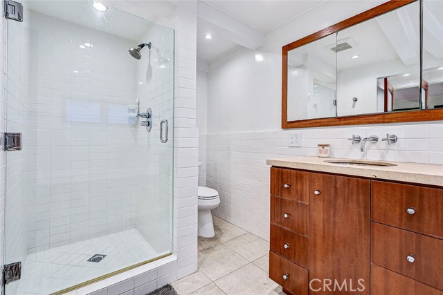 3205 Bayview Drive, Manhattan Beach, California 90266, 5 Bedrooms Bedrooms, ,5 BathroomsBathrooms,Residential,For Sale,Bayview,SB26067701