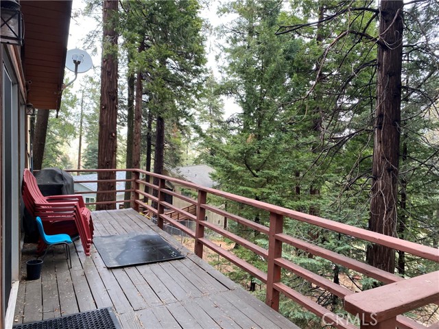 Detail Gallery Image 17 of 27 For 558 Rose Ln, Twin Peaks,  CA 92391 - 3 Beds | 2/1 Baths