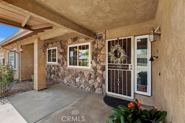 5485 SULPHUR Drive, Jurupa Valley CA: https://media.crmls.org/medias/b2275af9-c35f-48e6-84e4-437fe09870a5.jpg
