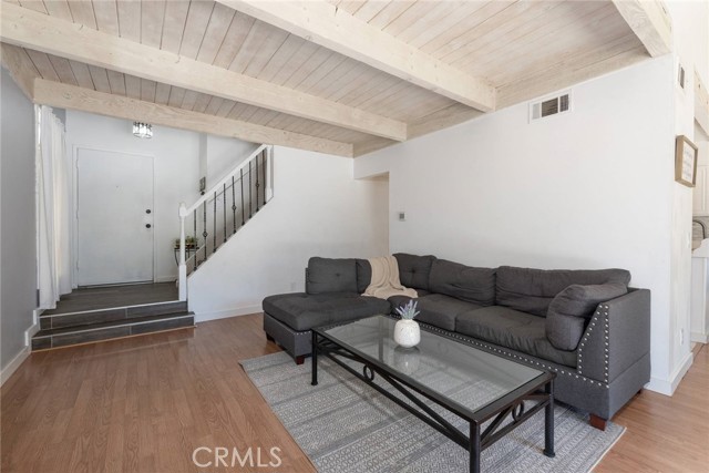 Detail Gallery Image 6 of 30 For 1546 Holly Ct, Thousand Oaks,  CA 91360 - 3 Beds | 2/1 Baths
