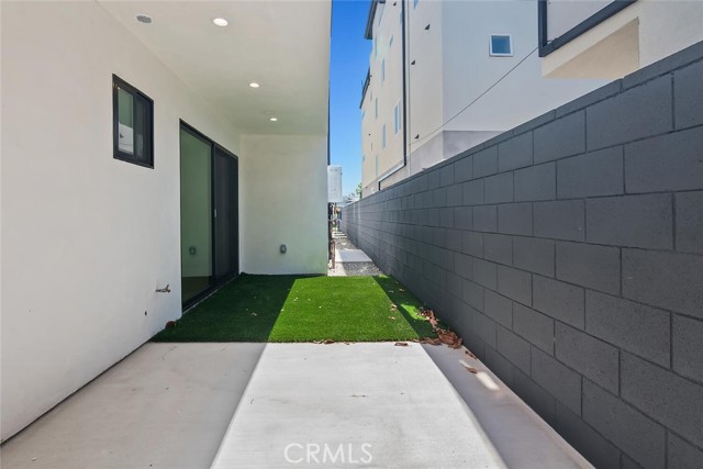 Detail Gallery Image 9 of 14 For 2631 Cochran Ave, Los Angeles,  CA 90016 - 3 Beds | 2/1 Baths
