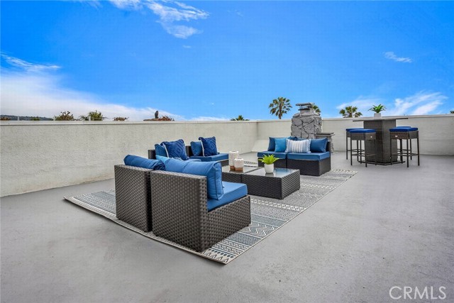 200 S Catalina Avenue, Redondo Beach CA: https://media.crmls.org/medias/b228422c-2f2c-41a4-835f-0369fc6f0759.jpg
