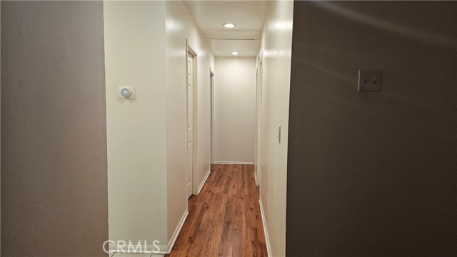 Detail Gallery Image 9 of 24 For 19668 Crystal Springs Ct, Newhall,  CA 91321 - 3 Beds | 2 Baths