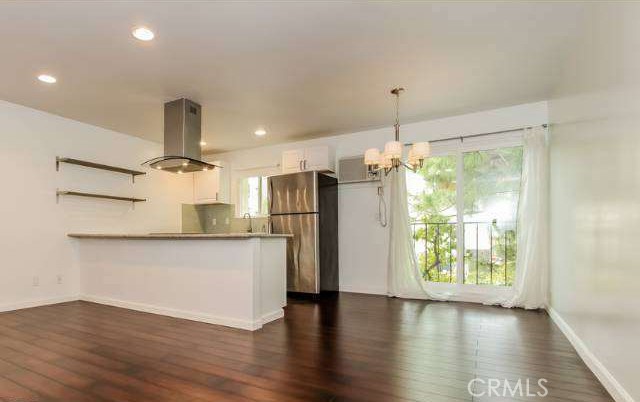 Photo of 964 Larrabee Street #203, West Hollywood, CA 90069