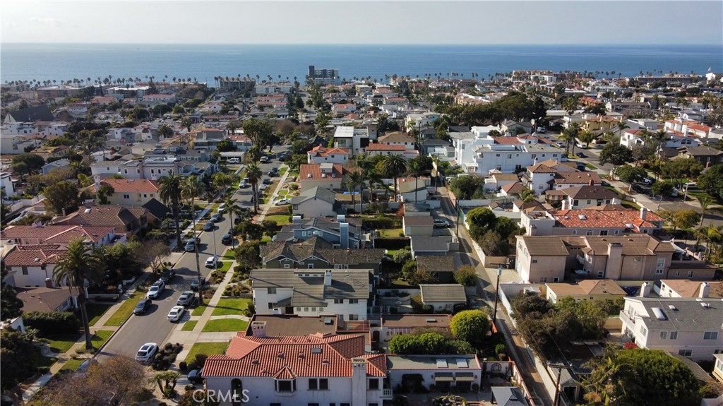 https://media.crmls.org/medias/b22a3ecb-4415-450e-a089-de24572b3587.jpg?preset=X-Large