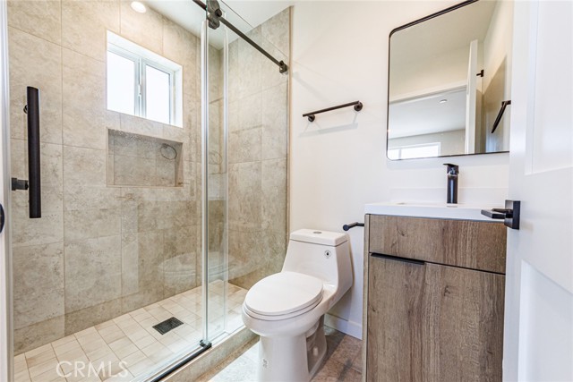 Detail Gallery Image 21 of 24 For 1857 Crenshaw Bld #1/2,  Los Angeles,  CA 90019 - 3 Beds | 3 Baths