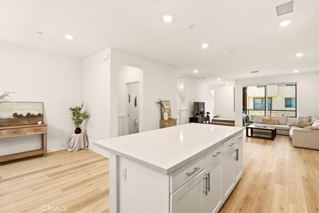 2953 W Lincoln Avenue #4