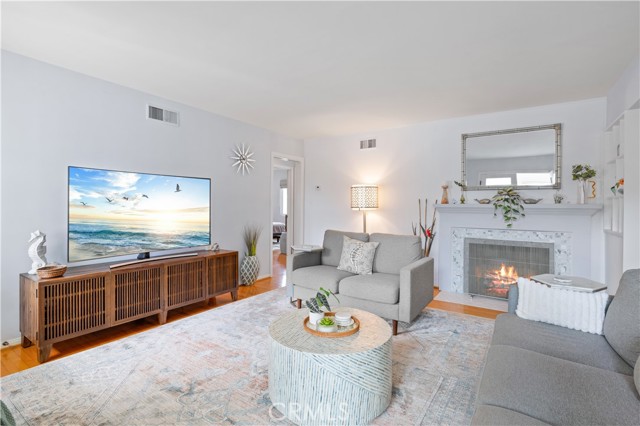 Detail Gallery Image 10 of 33 For 208 W Avenida De Los Lobos Marinos, San Clemente,  CA 92672 - 2 Beds | 2 Baths