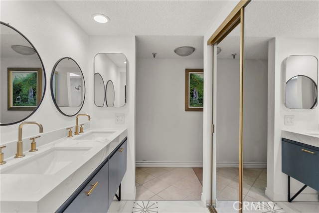 Detail Gallery Image 17 of 27 For 2 Canyon Island Dr #22,  Newport Beach,  CA 92660 - 2 Beds | 2 Baths