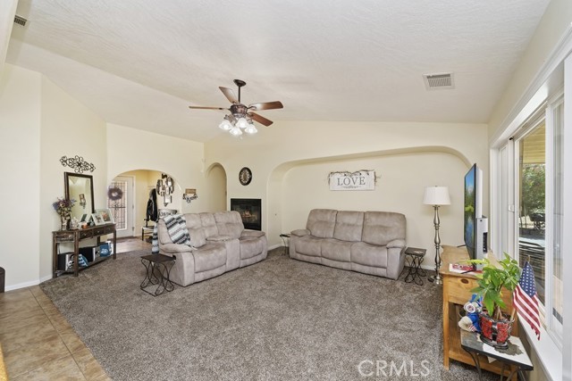 Detail Gallery Image 12 of 35 For 18980 Ranchero Rd, Hesperia,  CA 92345 - 4 Beds | 2 Baths