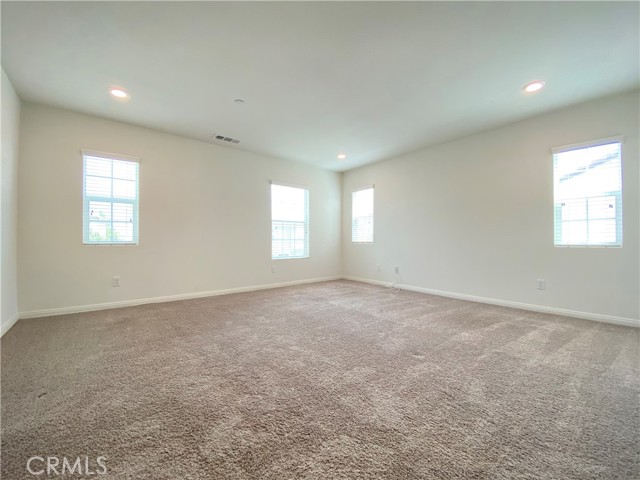 Detail Gallery Image 7 of 19 For 6129 Rosewood Way, Corona,  CA 92880 - 3 Beds | 2/1 Baths