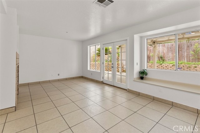 Detail Gallery Image 8 of 38 For 15767 San Roque Rd, Fontana,  CA 92337 - 4 Beds | 2/1 Baths