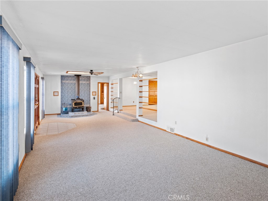 https://media.crmls.org/medias/b22d3a68-6d23-477a-971a-64a6dd971950.jpg?preset=X-Large