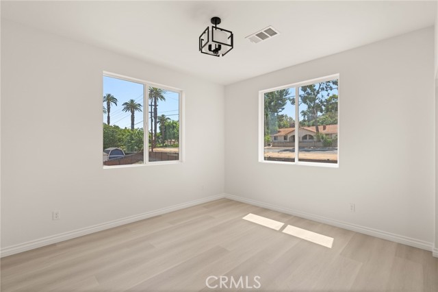 5979 Copperfield Avenue, Riverside CA: https://media.crmls.org/medias/b22d6e39-eef5-4a0c-87c8-381bddb11d38.jpg
