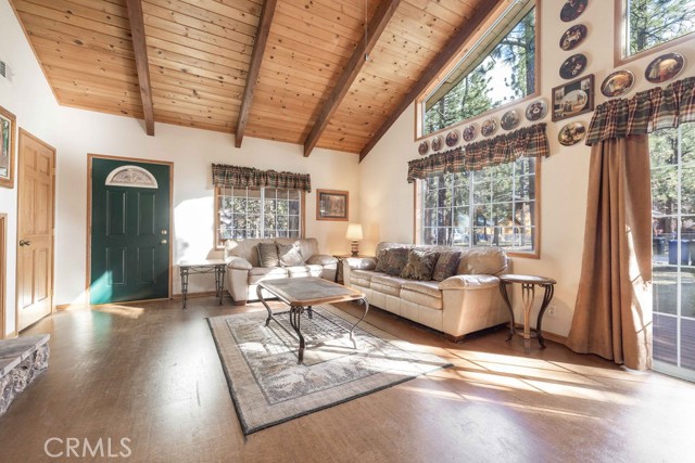 Detail Gallery Image 5 of 29 For 817 E Barker, Big Bear City,  CA 92314 - 3 Beds | 2 Baths